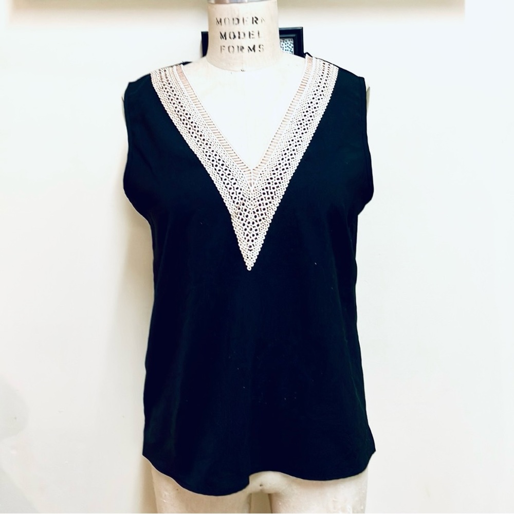 T22 SHEIN Black Cream Top